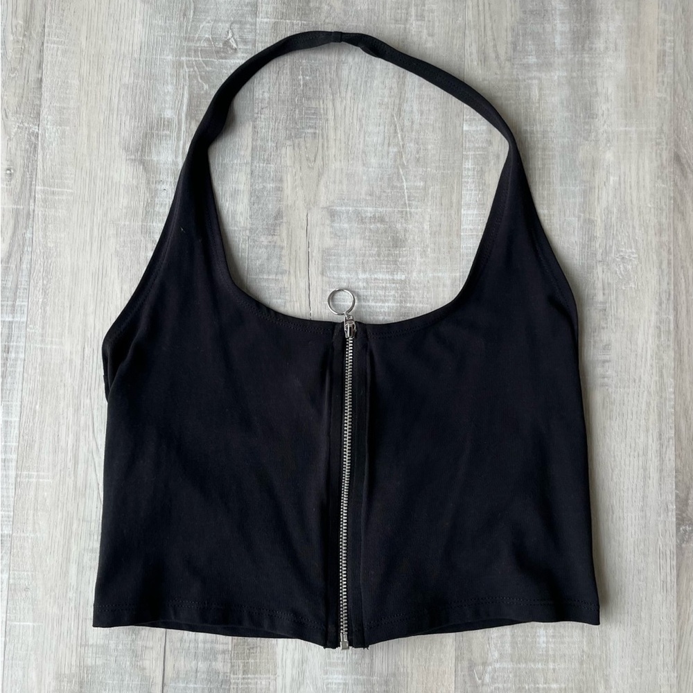 ME TO WE ESSENTIALS Black Halter Top with Front Zipper Size Medium